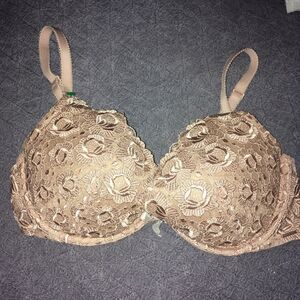 Victoria’s Secret 36C push-up bra with mesh sides